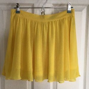 Forever21 Women’s Yellow Gauze Skirt. Size M